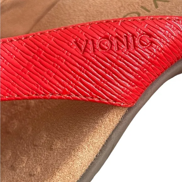 Vionic Hilda Wovent/TVW5558 red sandals size 9.5
