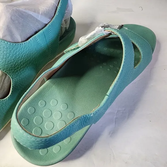 Vionic Leather Adjustable Buckle Sandals Albie Wasabi NWB