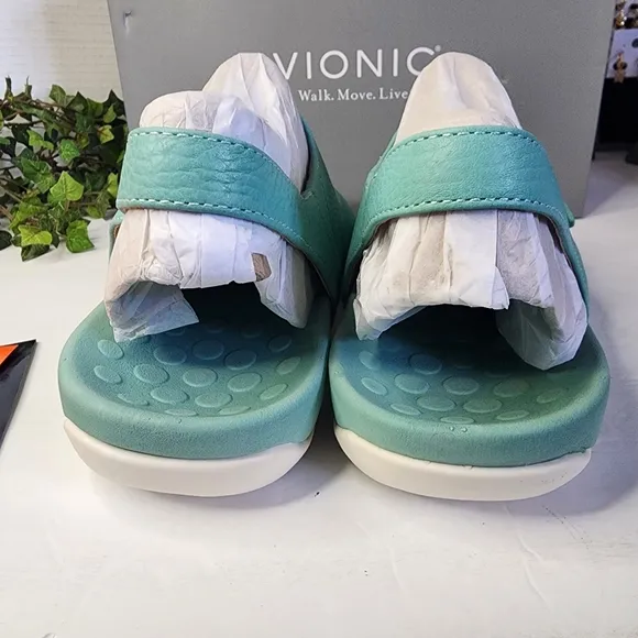 Vionic Leather Adjustable Buckle Sandals Albie Wasabi NWB