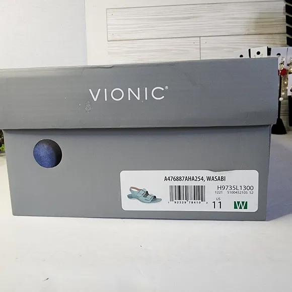Vionic Leather Adjustable Buckle Sandals Albie Wasabi NWB