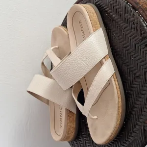 Vionic Marvina Women's Orthotic Toe-post Sandals Cream  US Sz 9 Medium EU 40