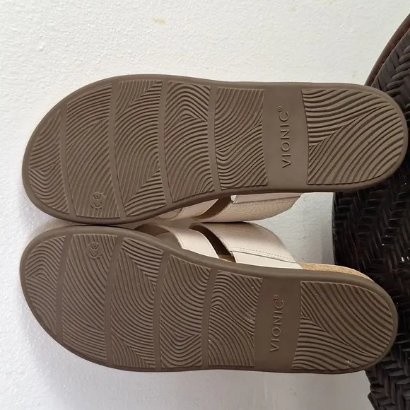 Vionic Marvina Women's Orthotic Toe-post Sandals Cream  US Sz 9 Medium EU 40