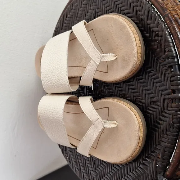 Vionic Marvina Women's Orthotic Toe-post Sandals Cream  US Sz 9 Medium EU 40