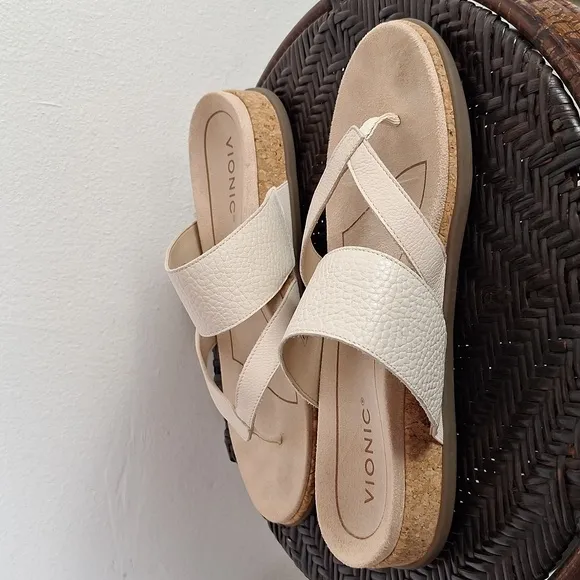 Vionic Marvina Women's Orthotic Toe-post Sandals Cream  US Sz 9 Medium EU 40