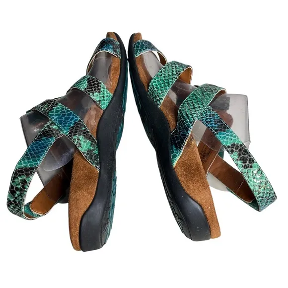 VIONIC Sandals Amber Adjustable Straps Teal Snake Embossed Womens Size 8
