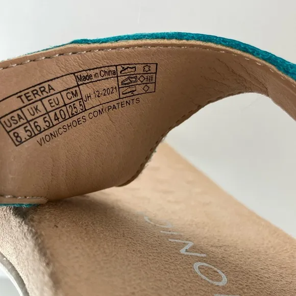 Vionic Terra Leather T Strap Comfort Sandal