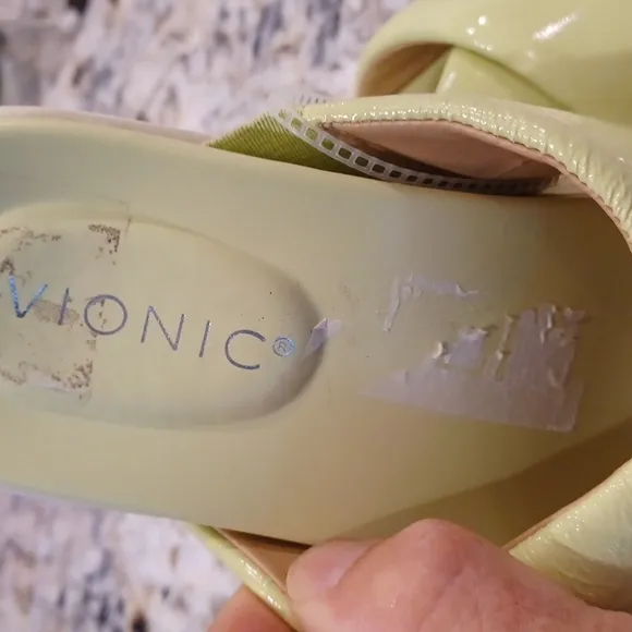 Vionic Vesta Lime women's sz 6 sandals
