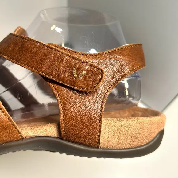Vionic Women's Mocha Tan Harissa Leather Sandal in Size 10