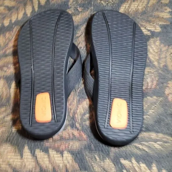 Vionic Unisex Black and Grey Wave Toe-post Sandals- Size M7/W8