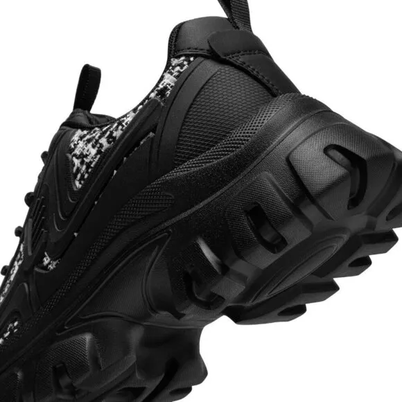 Women Black Chunky Fashion Sneakers Bold Lace-Up Comfortable Sneakers