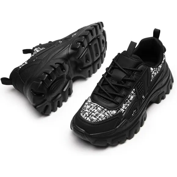 Women Black Chunky Fashion Sneakers Bold Lace-Up Comfortable Sneakers
