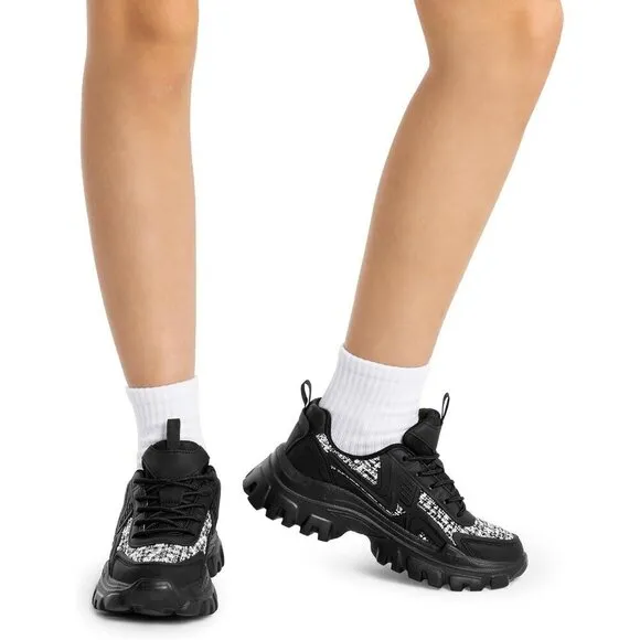 Women Black Chunky Fashion Sneakers Bold Lace-Up Comfortable Sneakers