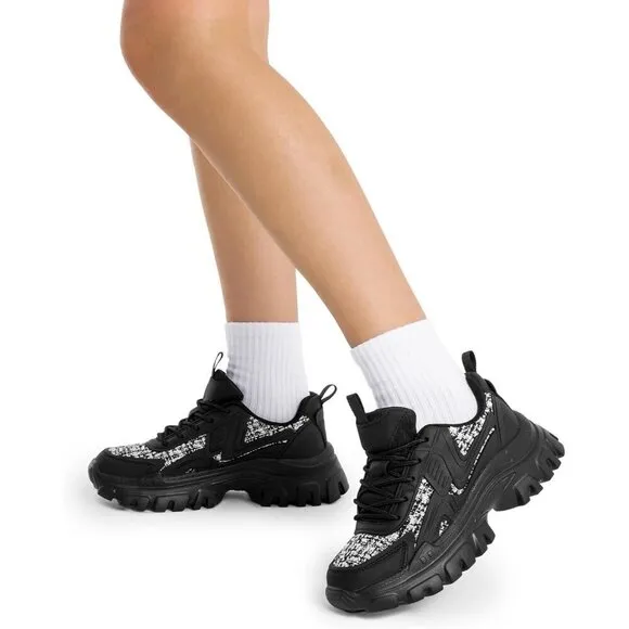 Women Black Chunky Fashion Sneakers Bold Lace-Up Comfortable Sneakers
