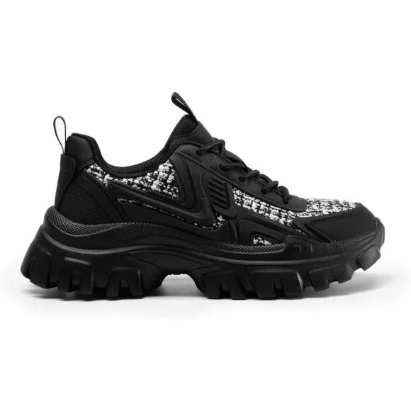 Women Black Chunky Fashion Sneakers Bold Lace-Up Comfortable Sneakers
