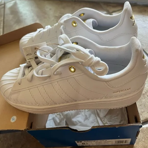 WOMEN'S Adidas Originals Superstar OT Tech White Gold Metallic GZ7493
