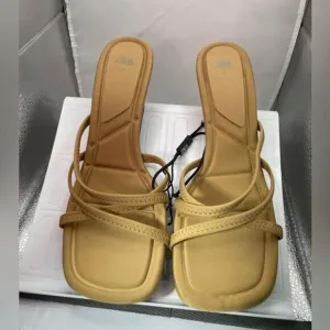 ZARA / ATHLETIC HEEL SANDALS. SIZE/ 41