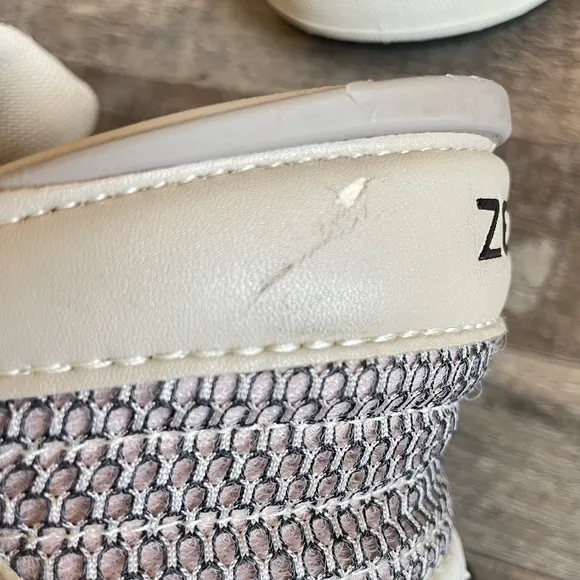 Zeba Hands-free Sneakers in Beige, Size 9.5